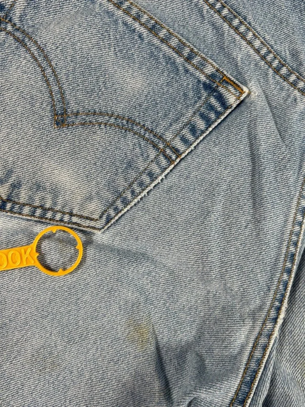 Vintage Y2K Light Wash Levi's Straight Leg Relaxed 36x30 90s Distressed Casual
